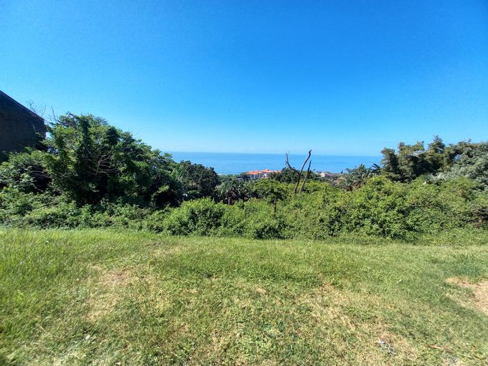 Vacant Land Residential for Sale in Zinkwazi Beach: 1080 m² with sea views.