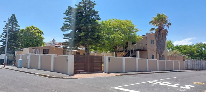 Property #ENT0269140, House pending sale in Strand South