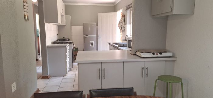 Noordheuwel House For Sale: 3 beds, pool, lapa, ample parking, close to schools.