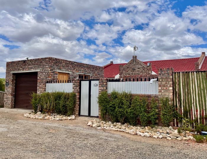 Property #ENT0269197, House for sale in Calitzdorp Central