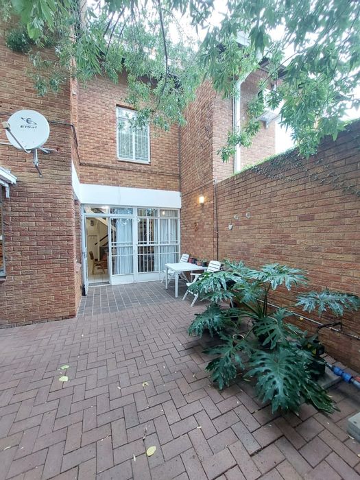 Property #ENT0269410, Townhouse for sale in Memorial Road Area