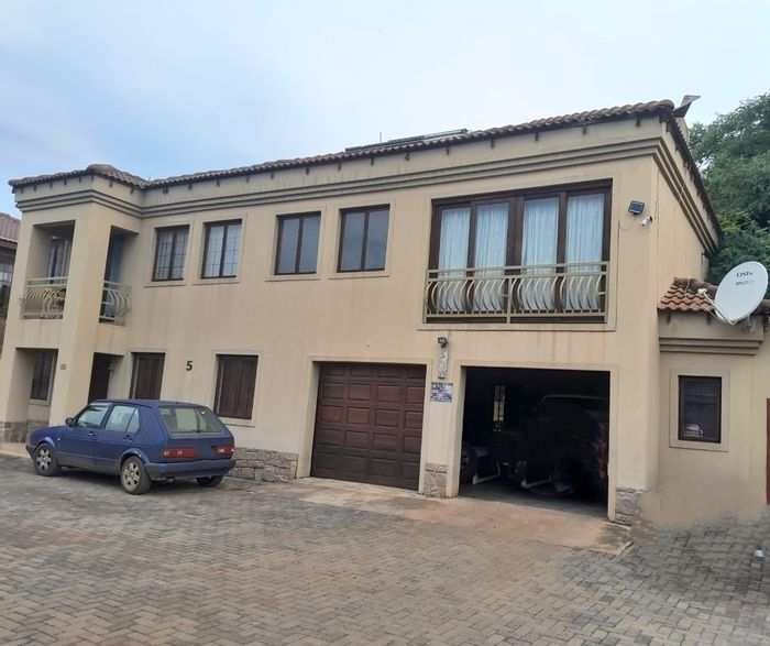 Property #ENT0269664, Townhouse for sale in Lydenburg Central