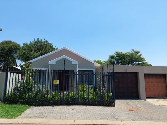 Property #ENT0269791, House sold in Zwartkop