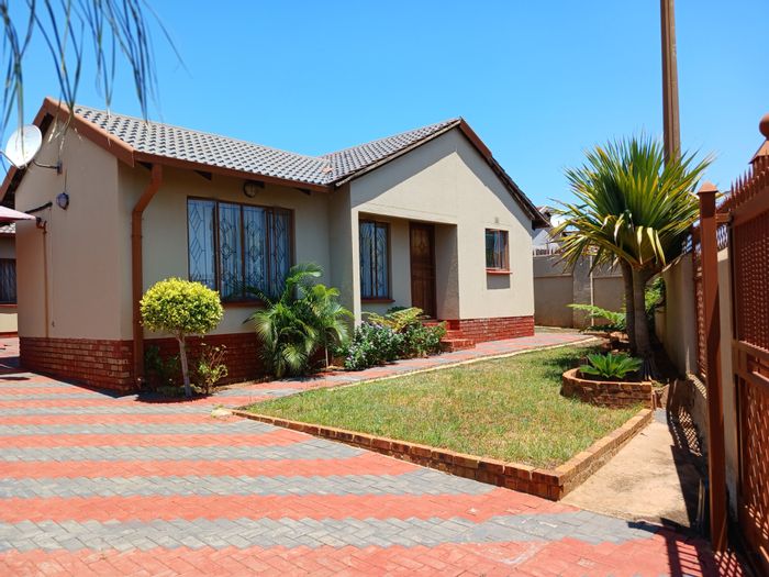 Property #ENT0269890, House for sale in Mabopane Central