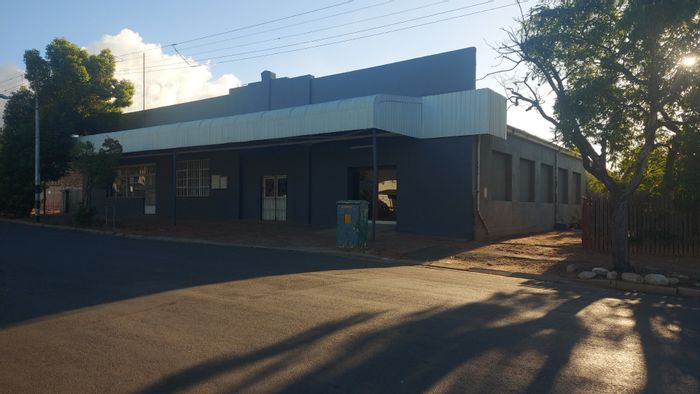 Property #ENT0269905, Retail for sale in Ladismith Central