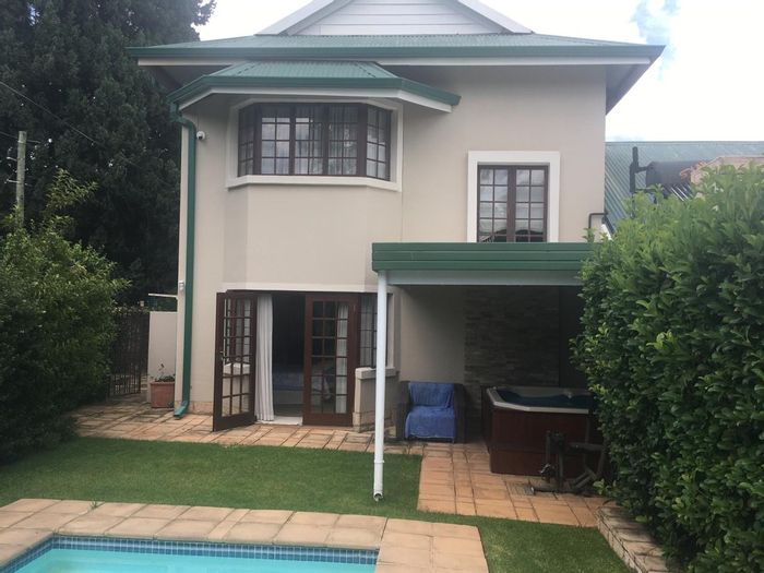 Cullinan Central House for Sale: Spacious Living, Pool, Security, and Family Gathering Areas!