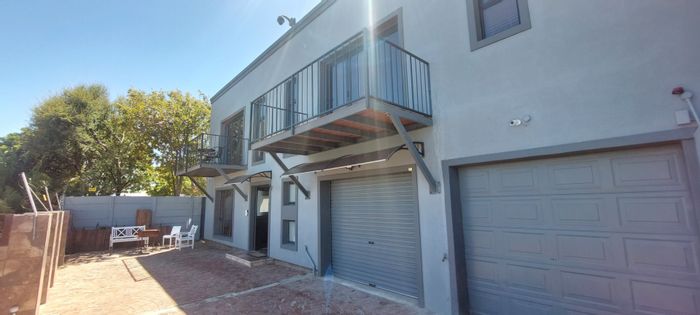 Property #ENT0270295, House for sale in Gordons Bay Central
