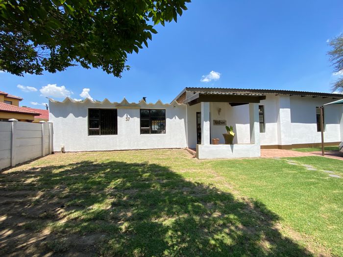 Property #ENT0270396, House for sale in Secunda Central