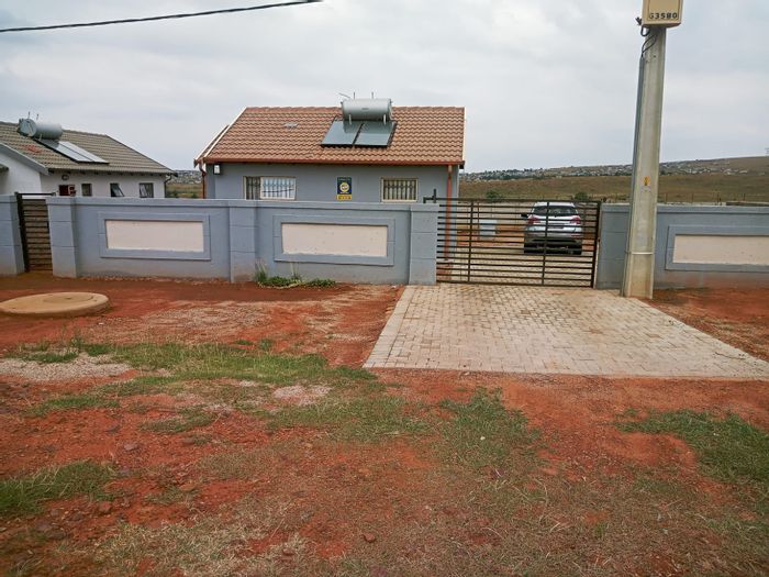 Property #ENT0270437, House for sale in Lenasia South