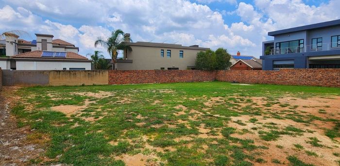 Ebotse Golf Estate: For Sale, Vacant Land Residential with golf course and lakes.