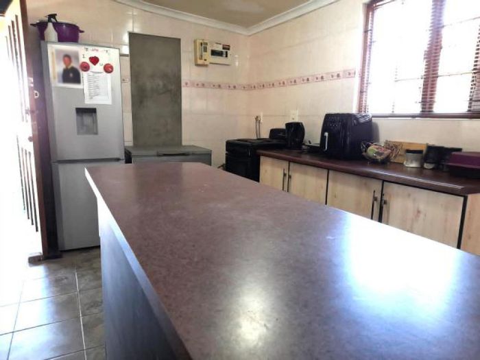 Property #ENT0270602, House for sale in Bredasdorp Central