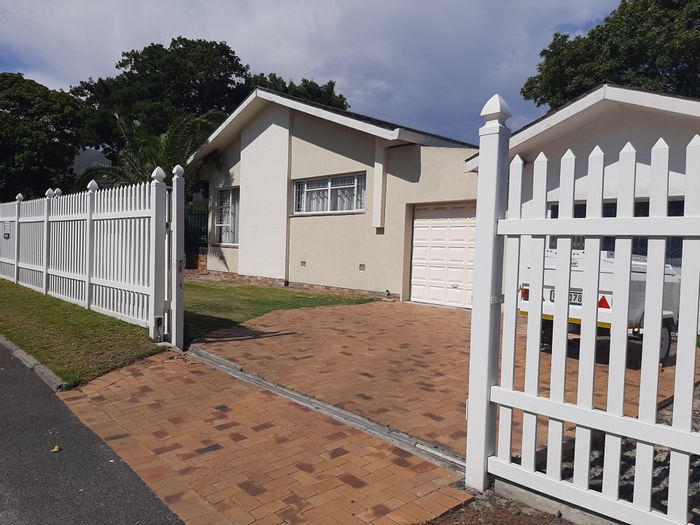 Property #ENT0270753, House for sale in Parow North