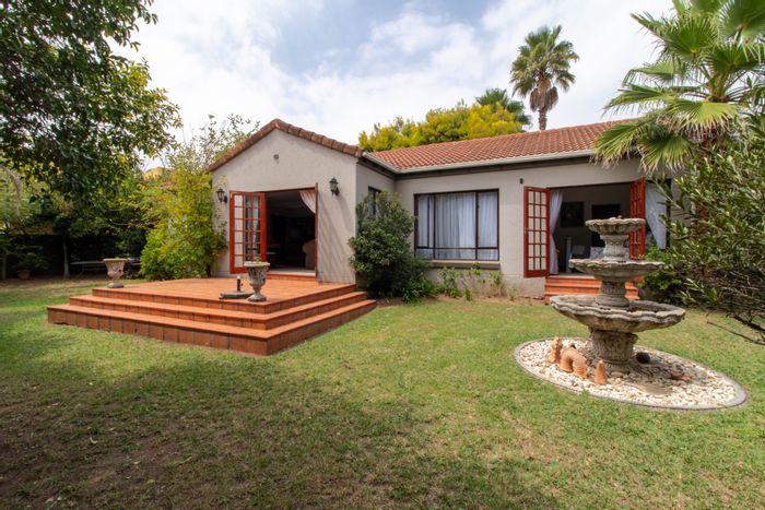 Property #ENT0270800, Townhouse for sale in Bryanston