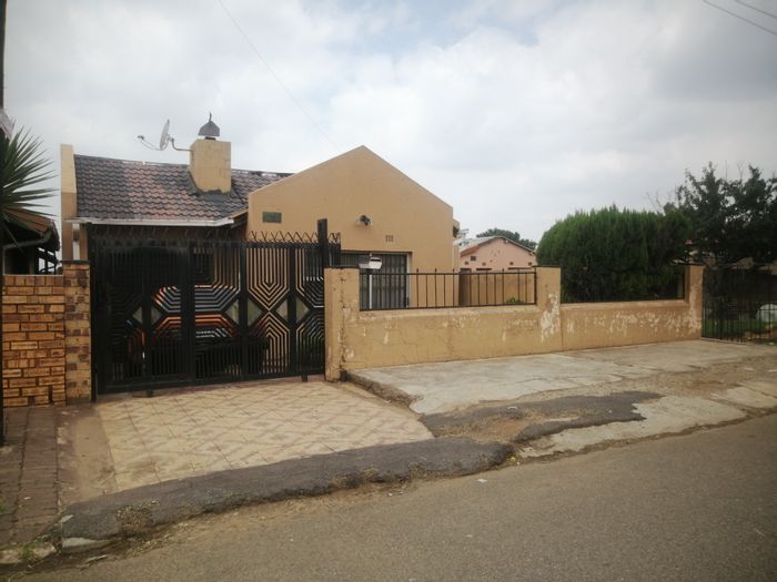 Property #ENT0270936, House for sale in Moroka