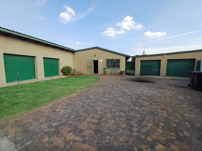 Property #ENT0271149, House for sale in Van Dyk Park