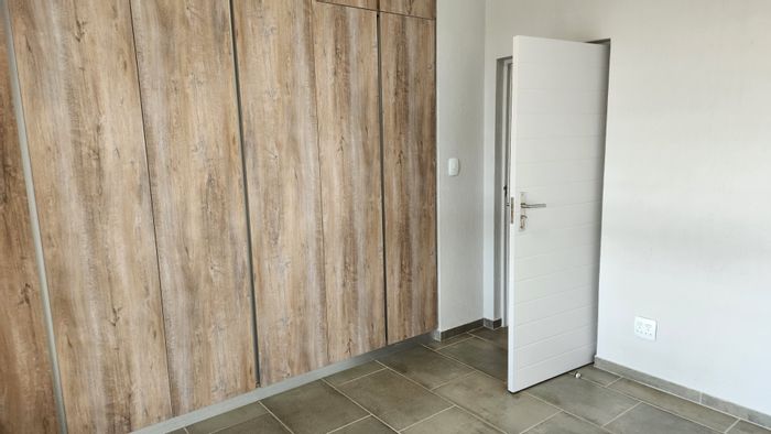 Townhouse For Sale in Sonheuwel Ext 1: 3 Bedrooms, double garage, patio with braai.