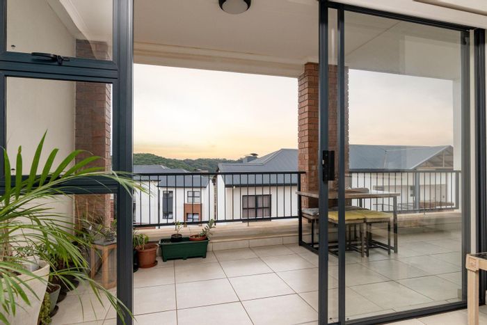 Ballito Central Apartment For Sale: Modern Living with Amenities and Security