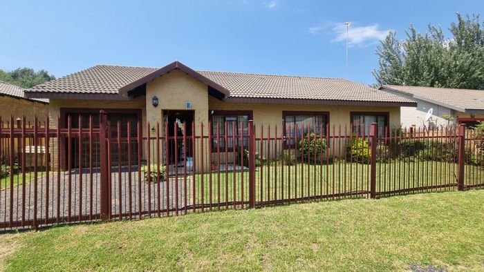 Property #ENT0272961, Townhouse for sale in Lydenburg Central