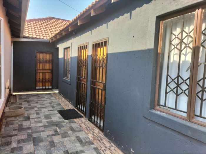Property #ENT0272965, House sold in Protea Glen