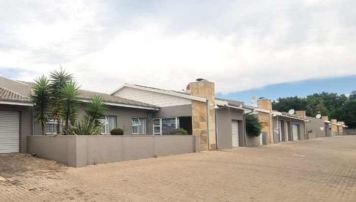 Property #ENT0272909, Townhouse for sale in Rynfield