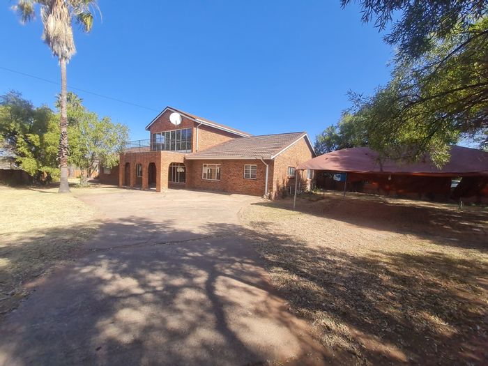 Modimolle Central: For Sale - Two-Story House with Attached 2-Bedroom Flat and Borehole