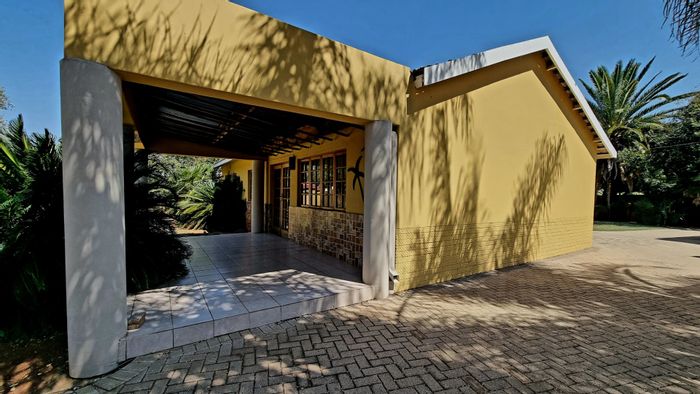 House for Sale in Stilfontein Ext 4: 3 bedrooms, patio, lapa, garage.