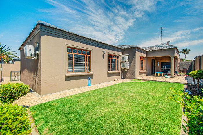 Property #ENT0273347, House for sale in Beyers Park