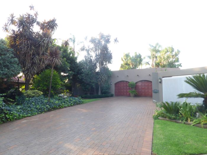 Property #ENT0273393, House for sale in Boksburg West