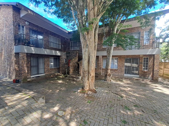 For Sale: Apartment in Nelspruit Ext 4 with 2 bedrooms, carport, and amenities nearby.