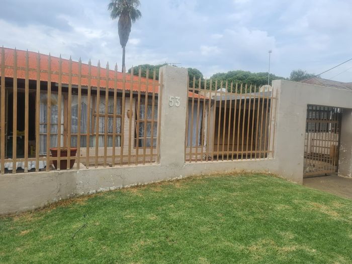 Property #ENT0273478, House for sale in Boksburg North