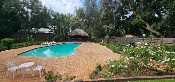 Spacious Bryanston East house for rent with pool, garden, and entertainment area.