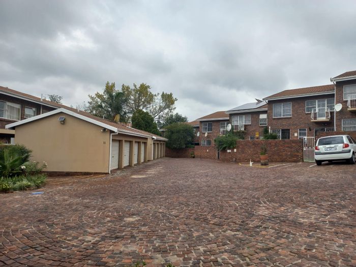 Property #ENT0273550, Townhouse for sale in Randpark