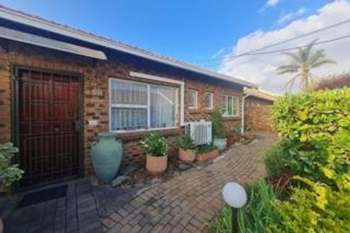 Property #ENT0273580, Townhouse for sale in Edenvale Central