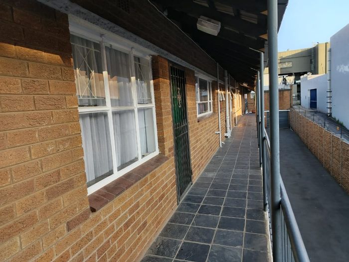 2-Bedroom Apartment in Blackheath with Balcony, Garage, and Open Parking - To Rent