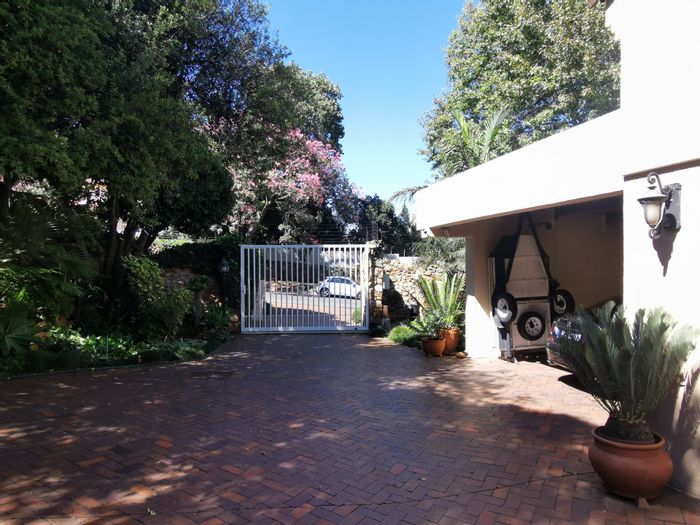 Property #ENT0273509, House for sale in Bedfordview Central