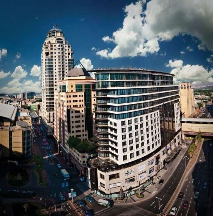 Luxury Apartment For Sale in Sandton Central: 4 Bedrooms, Butler's Apartment, Exclusive Amenities.