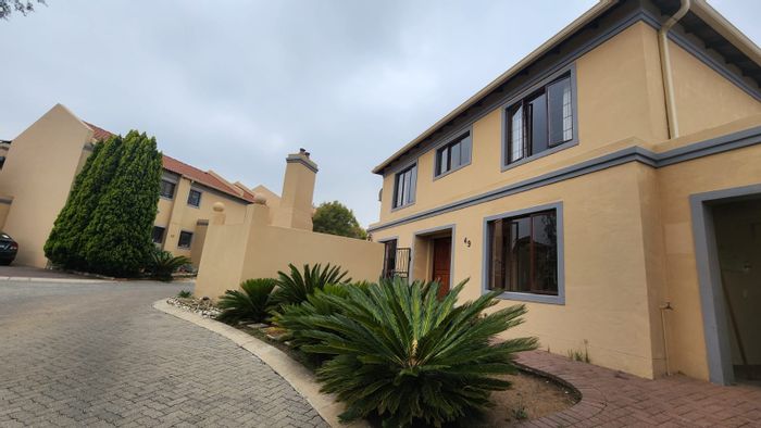 Property #ENT0273738, Townhouse for sale in Secunda Central