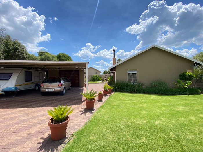 Property #ENT0273877, House for sale in Secunda Central
