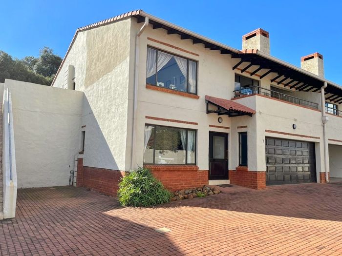 Townhouse for Sale in Xanadu Nature Estate: Eco-friendly, pet-friendly, private braai area.