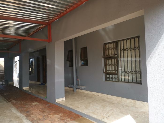 Property #ENT0274071, House for sale in Soshanguve Ext