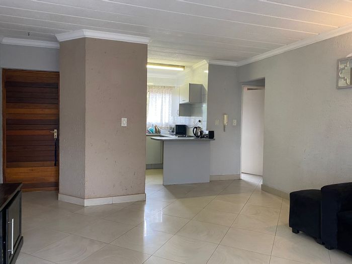 Property #ENT0274087, Apartment for sale in Bloubosrand