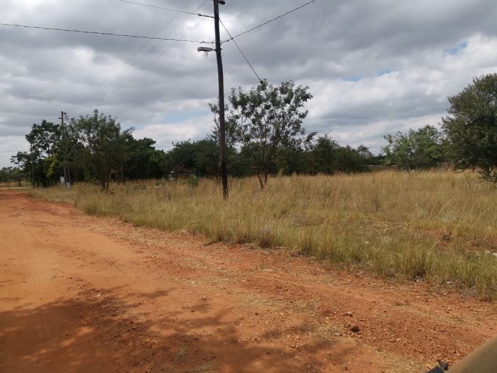 Prime 1.126-hectare small holding in Hartebeeshoek for sale, ideal for investment.