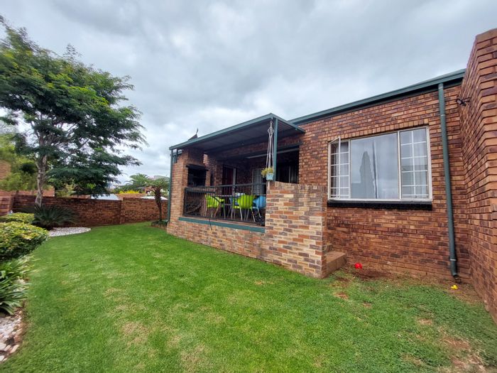 Property #ENT0274184, Townhouse for sale in Zwartkop