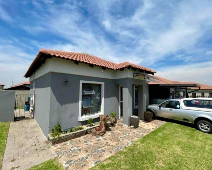 Property #ENT0274240, Townhouse for sale in Trichardt