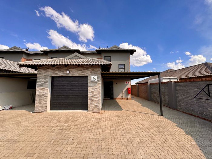 Property #ENT0274241, Townhouse rental monthly in Secunda Central