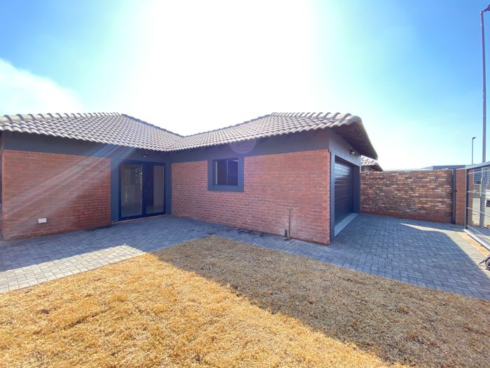 Property #ENT0274244, Townhouse rental monthly in Secunda Central