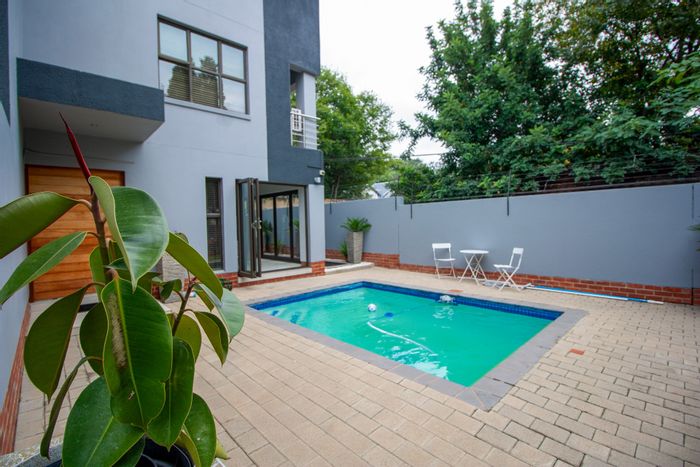 Property #ENT0274426, Cluster for sale in Bryanston