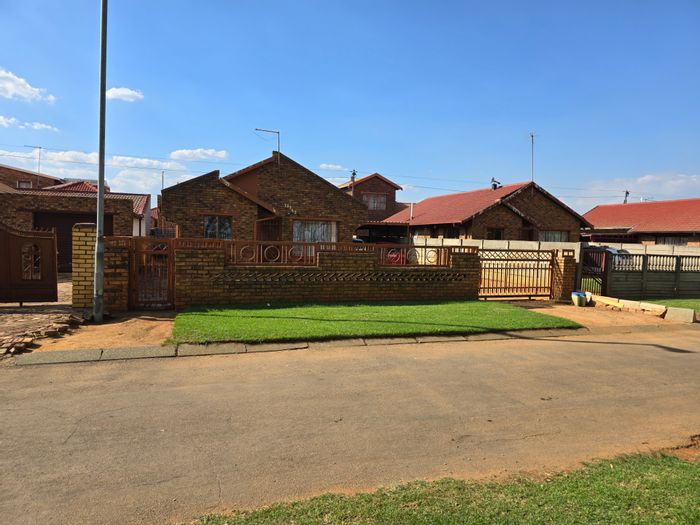 Property #ENT0274565, House sold in Daveyton