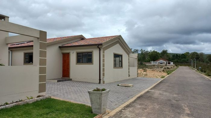 House for Sale in Albertinia Central: 3 Bedrooms, garage, open-plan living, pet-friendly.