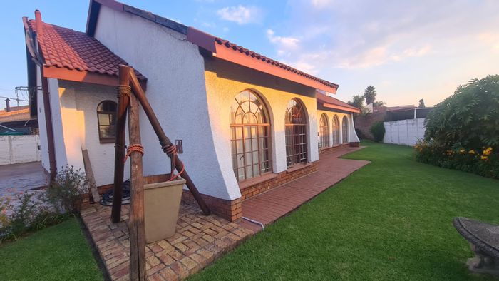 Property #ENT0274665, House for sale in Beyers Park